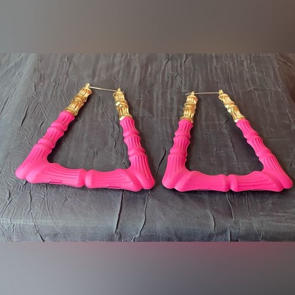 Zerina Akers Gold-Tone & Pink Large Triangular Hoop Earrings - Picture 2 of 2